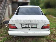 Mercedes-Benz 124