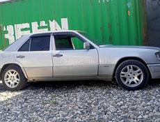 Mercedes-Benz 124