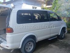 Mitsubishi L 400