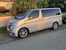 Nissan Elgrand