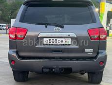 Toyota Sequoia