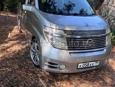 Nissan Elgrand