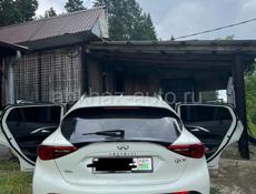 Infiniti QX4
