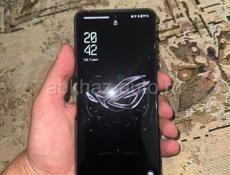 ASUS ROG Phone 8 165Hz