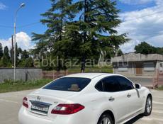 Infiniti M35