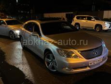 Lexus LS