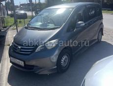 Honda FR-V