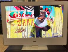 Телевизор BBK LED ЖК, со встроеным DVD плеером.
