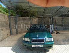 Mercedes-Benz 200-Series