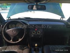 Mercedes-Benz 200-Series
