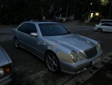 Mercedes-Benz E-Класс