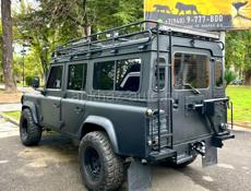 Land Rover 110 Defender