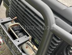 Land Rover 110 Defender
