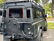 Land Rover 110 Defender