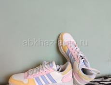 Adidas sportswear hoops 2.0 36р