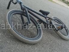 Продам велик bmx нужно поменять цэпь  писать ватсап +