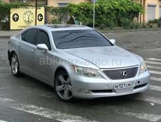Lexus LS