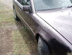 Mercedes-Benz 124