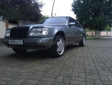 Mercedes-Benz 124