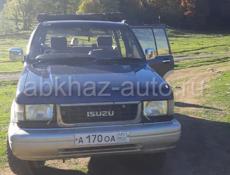 Isuzu Trooper