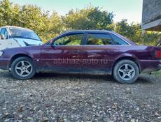 Audi 100