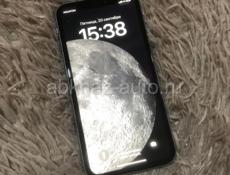 Айфон 11 разбита задняя крышка в остальном всё хорошо память 64г. Батарея хорошая почти на целый день хватает 81%