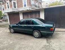 Mercedes-Benz 124