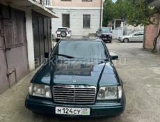 Mercedes-Benz 124
