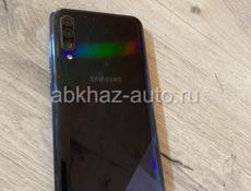 Samsung a30s 3Гб ОЗУ // 32Гб Внутренная память // Цвет Телефона Чёрный // Размер 6.4" // Батарея 4000mah // Камера 25Мп + 5,00Мп + 8,00Мп //Фронтальная Камера 16,0Мп