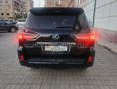 Lexus LX