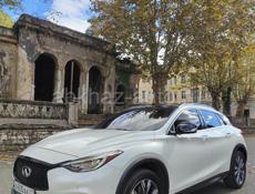Infiniti Q30