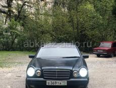 Mercedes-Benz 200-Series