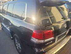 Lexus LX