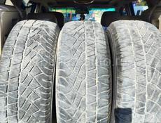 Michelin 265/65/ r17 , пока висит значит не продано 