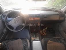 Mercedes-Benz 200-Series