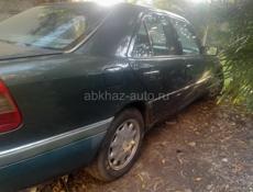 Mercedes-Benz 200-Series
