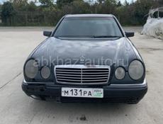 Mercedes-Benz 200-Series