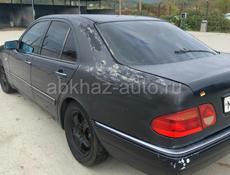 Mercedes-Benz 200-Series