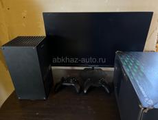 Xbox Series X с 2 джойстиками и монитором