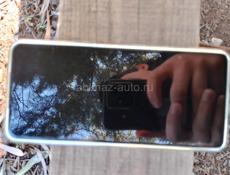 Продаю телефон Infinix hot 40 pro 16 г_256 без торга телефон новый покупал пол месяца назад 