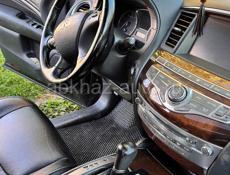 Infiniti M30