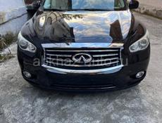 Infiniti M30