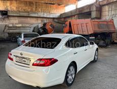 Nissan fuga