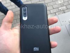 продам 2 телефона, айфон 7, и xiaomi mi 9 lite без царапин в комлекте зарядка и таипси и айфоновский, на xiomi нужно экран менять и всё! остольное по ваатцапа