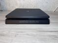 Продаю PlayStation 4 Slim 