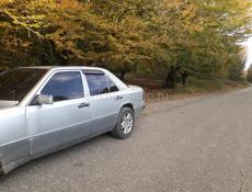 Mercedes-Benz 124