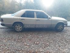 Mercedes-Benz 124