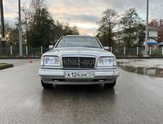 Mercedes-Benz 124