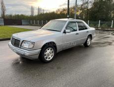 Mercedes-Benz 124