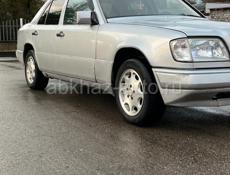 Mercedes-Benz 124